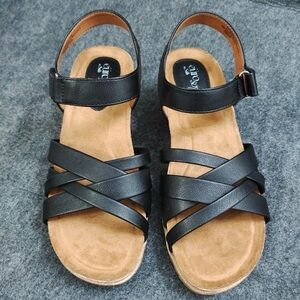 Eurosoft by Sofft womens Tate Black Size 8M New Without Box